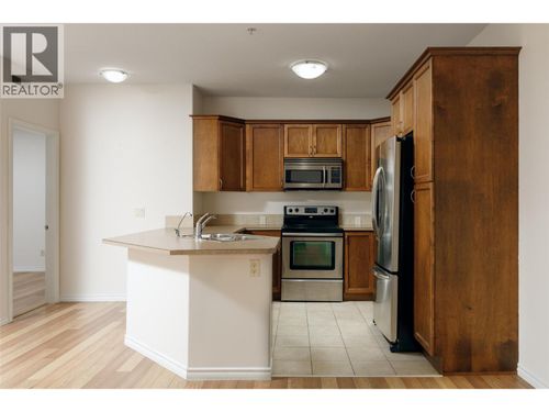 208-1007 Harvey Ave, Kelowna, BC, V1Y6E4 | Card Image