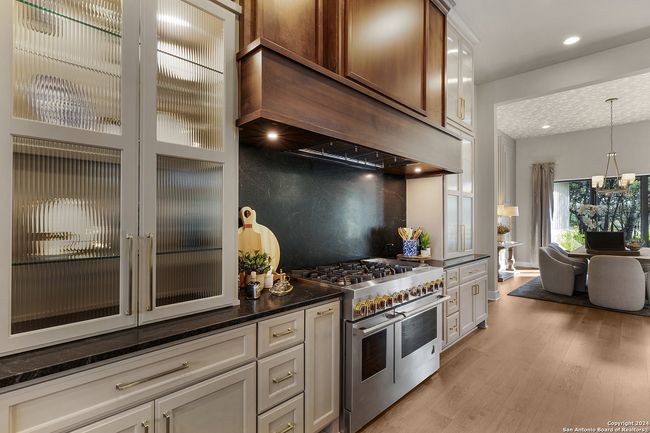 8170 Blue Oak, House other with 4 bedrooms, 5 bathrooms and null parking in Garden Ridge TX | Image 43