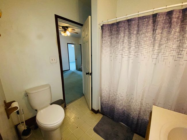 807 W Washington St, House other with 3 bedrooms, 1 bathrooms and 4 parking in Pontiac IL | Image 17