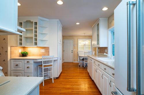 2888 Bartelmy Ln, Maplewood, MN, 55109-1548 | Card Image