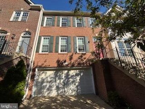 9404 Regency Crest Dr, VIENNA, VA, 22181-6115 | Card Image