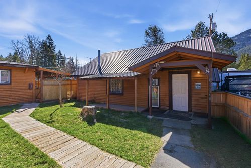 201/205 Hungry Horse Boulevard, Hungry Horse, MT, 59919 | Card Image