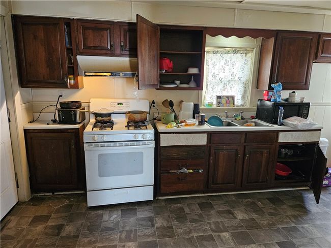 3026 Zephyr Ave, House other with 4 bedrooms, 2 bathrooms and 2 parking in Pittsburgh PA | Image 4