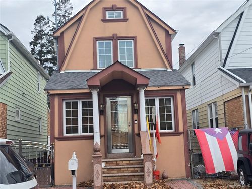 130 121st St, South Ozone Park, NY, 11420-2704 | Card Image