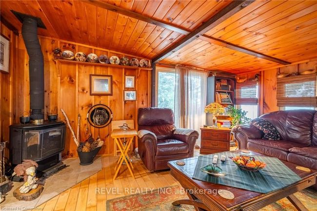 24 Lake Rd, House other with 2 bedrooms, 1 bathrooms and 2 parking in Selkirk ON | Image 24