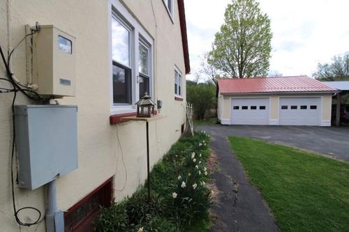 32 Pearl St, Livingston Manor, NY, 12758-5235 | Card Image