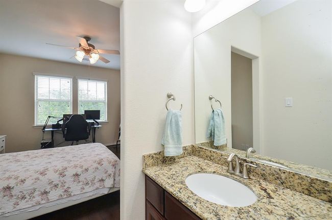 The other vanity of the shared room. | Image 28