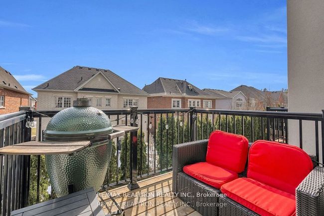 178 Golden Trail, House attached with 5 bedrooms, 4 bathrooms and 1 parking in Vaughan ON | Image 15