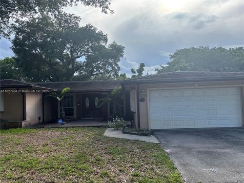 14520 Sabal Dr, Miami Lakes, FL, 33014-2545 | Card Image