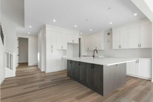 266 W Grove Lane Sw, Calgary, AB, T3H | Card Image