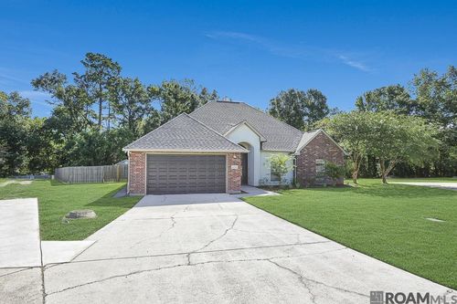22782 Greencliff Dr, Denham Springs, LA, 70726-7331 | Card Image