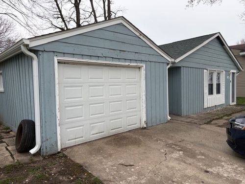 100 Hickory Dr, Carpentersville, IL, 60110-1624 | Card Image