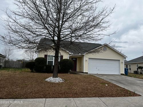 2818 Walter Dr, New Bern, NC, 28562-7092 | Card Image