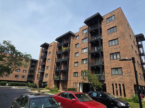 502-9332 Landings Ln, Des Plaines, IL, 60016-5246 | Card Image