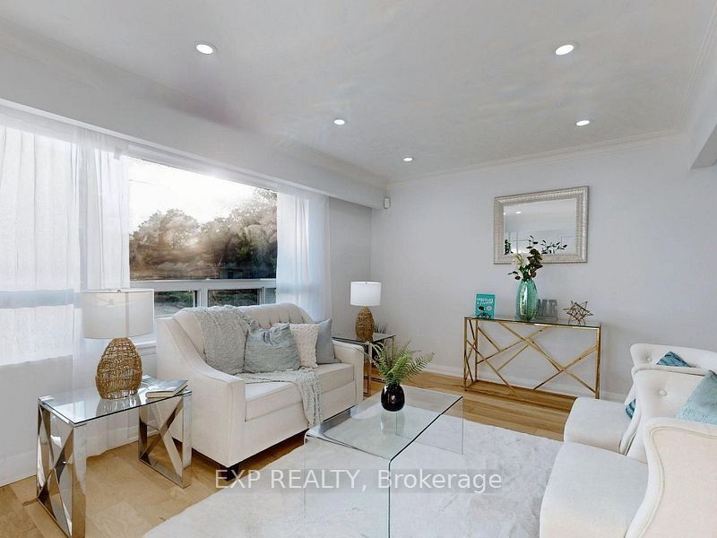 Residential Lease in Toronto E04 5