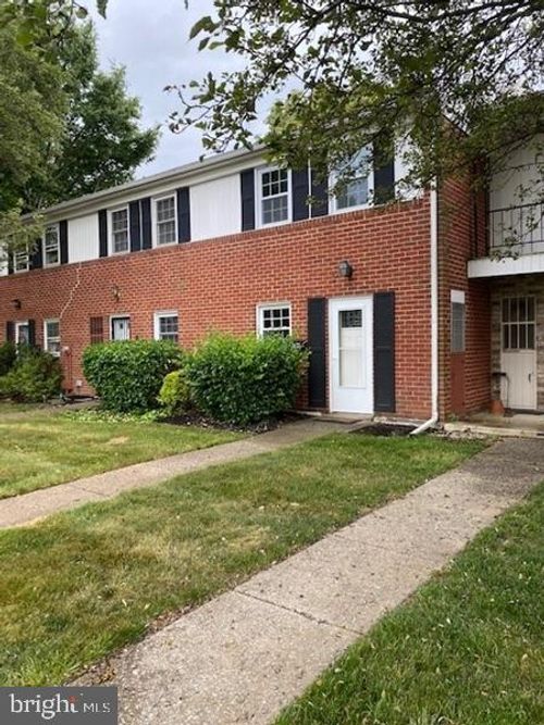 754 Colony Dr, YORK, PA, 17404-1947 | Card Image