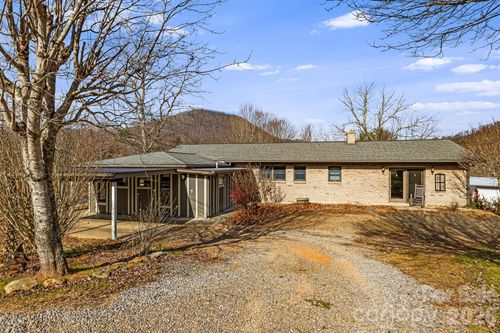 197 Roland Hills Rd, Burnsville, NC, 28714-5037 | Card Image