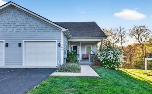 209 Retreat Ln, Huddleston, VA, 24104-3137 | Card Image