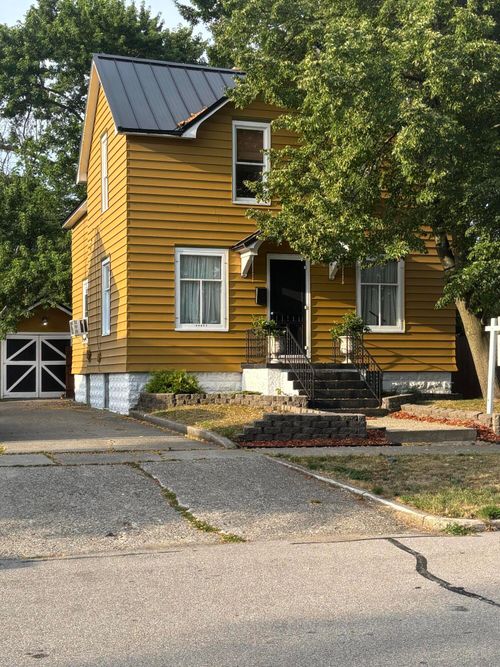 1108 Franklin Ave, Grand Haven, MI, 49417-1642 | Card Image