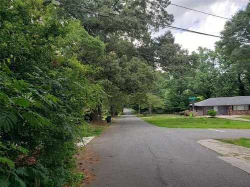 5598 Wild Cherry Dr Sw, Mableton, GA, 30126-3007 | Card Image