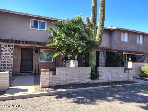 1246 S Camino Seco, Tucson, AZ, 85710-6525 | Card Image