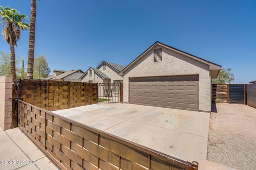 7161 S Camino Grande, Tucson, AZ, 85746-8258 | Card Image