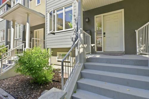 12-110 10 Avenue Ne, Calgary, AB, T2E0W7 | Card Image