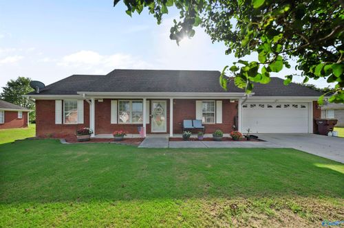18425 Foxford Ln, Athens, AL, 35613-8615 | Card Image