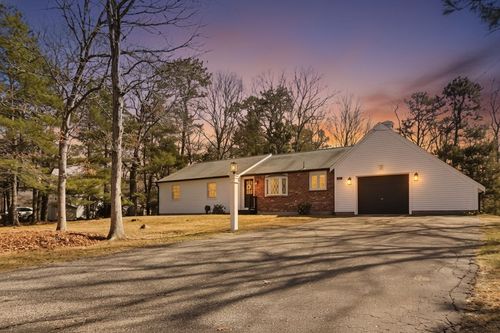 38 White Oak Trl, Centerville, MA, 02632-1640 | Card Image