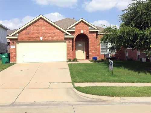 6740 Red Rock Trl, Watauga, TX, 76137-4792 | Card Image