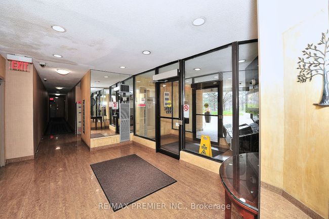 1901 - 10 Martha Eaton Way, Condo with 2 bedrooms, 2 bathrooms and 2 parking in North York ON | Image 5