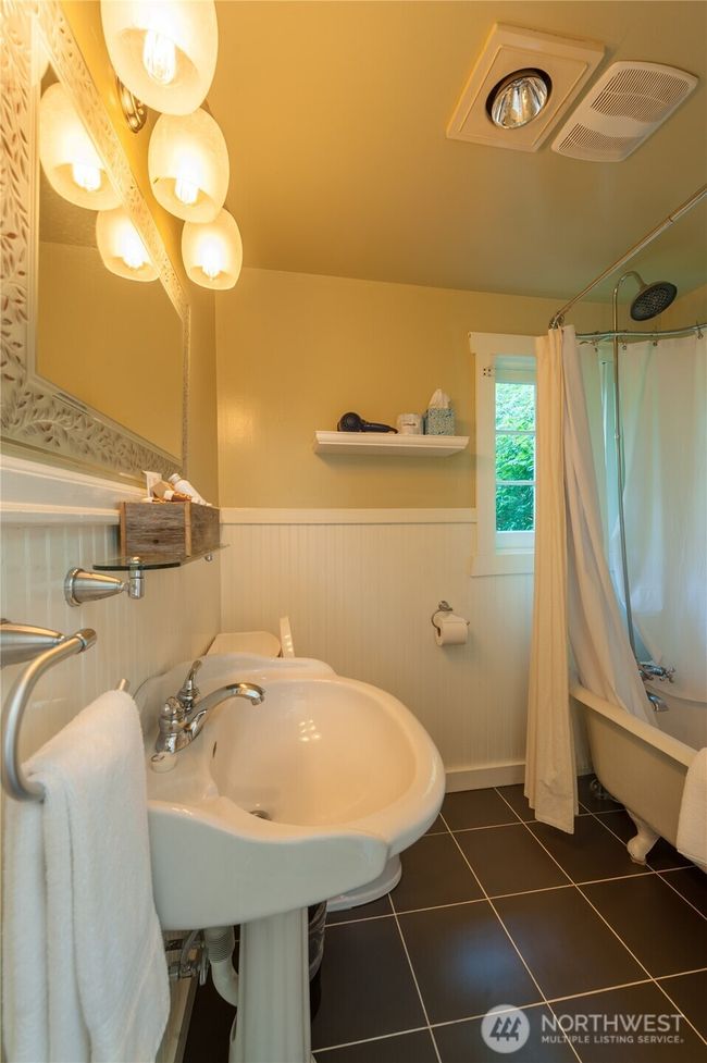 2579 W Shore Drive, House other with 8 bedrooms, 11 bathrooms and null parking in Lummi Island WA | Image 26