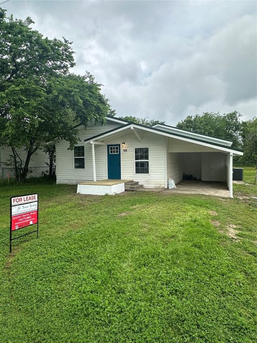 104 E North Main St, Blooming Grove, TX, 76626-3129 | Card Image