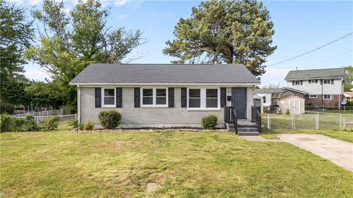 902 Mineo Ln, Portsmouth, VA, 23701-3953 | Card Image