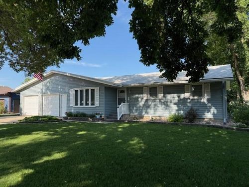 2411 Douglas St, Windom, MN, 56101-1005 | Card Image