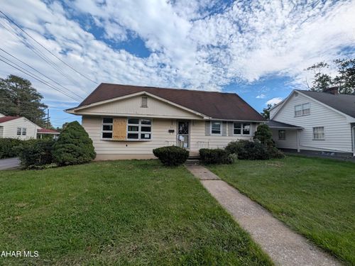 414 Beech St, Hollidaysburg, PA, 16648-1138 | Card Image