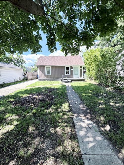 8661 Dodge Ave, Warren, MI, 48089-2403 | Card Image