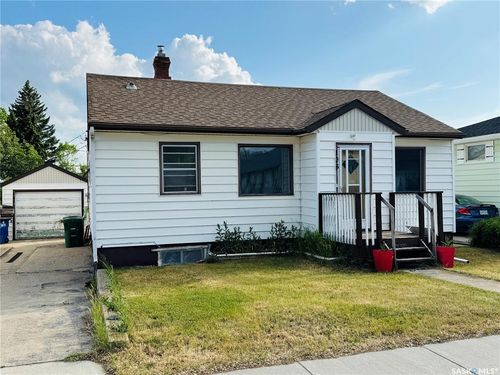 108 7th Ave W, Biggar, SK, S0K0M0 | Card Image