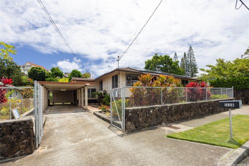 1328 Hele St, Kailua, HI, 96734-3627 | Card Image