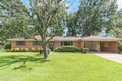 215 Boyd St, Ridgeland, MS, 39157-3511 | Card Image