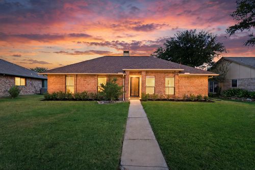 2611 Fallcreek Dr, Carrollton, TX, 75006-2704 | Card Image