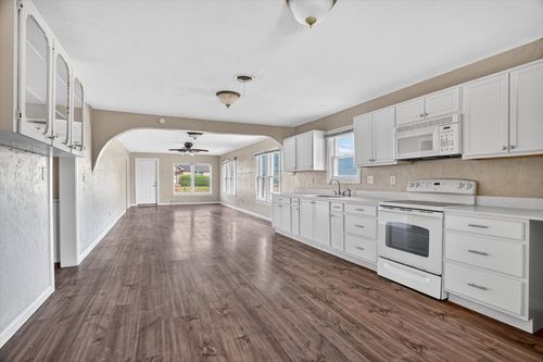 320 & 316 N 2nd Street, Jacksboro, TX, 76458 | Card Image