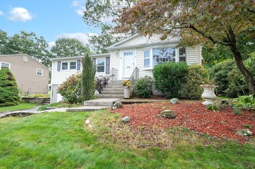 38 Monmouth Dr, Riverside, RI, 02915-1430 | Card Image