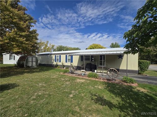 15 Pebbleridge Dr, Medina, NY, 14103-9563 | Card Image