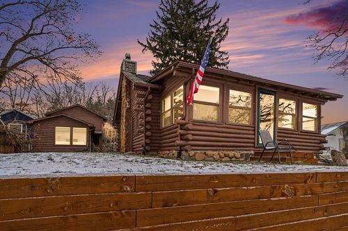 146 W Crooked Lake Dr, Kalamazoo, MI, 49009-9713 | Card Image