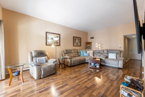 c-4123 W 98th St, Oak Lawn, IL, 60453-3438 | Card Image