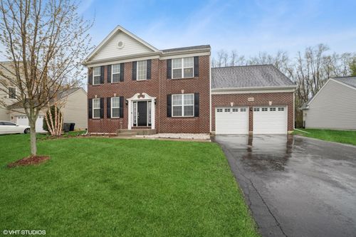 3667 Thornhill Dr, Elgin, IL, 60124-8086 | Card Image
