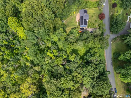 14 W Woodland Dr, Redding, CT, 06896-3408 | Card Image