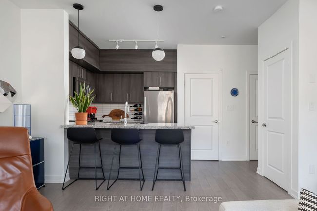 118 - 2320 Gerrard St E, Condo with 3 bedrooms, 2 bathrooms and 26 parking in Toronto ON | Image 7