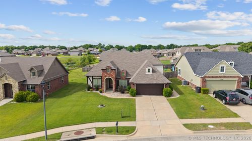 3202 Stonewall Dr, Bartlesville, OK, 74006-6367 | Card Image